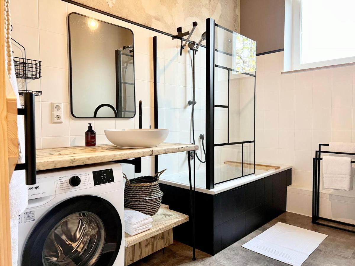 Makers And Rooms Apartment 01 Pauline 110Qm Parkplatz 1-4 Personen Detmold Esterno foto